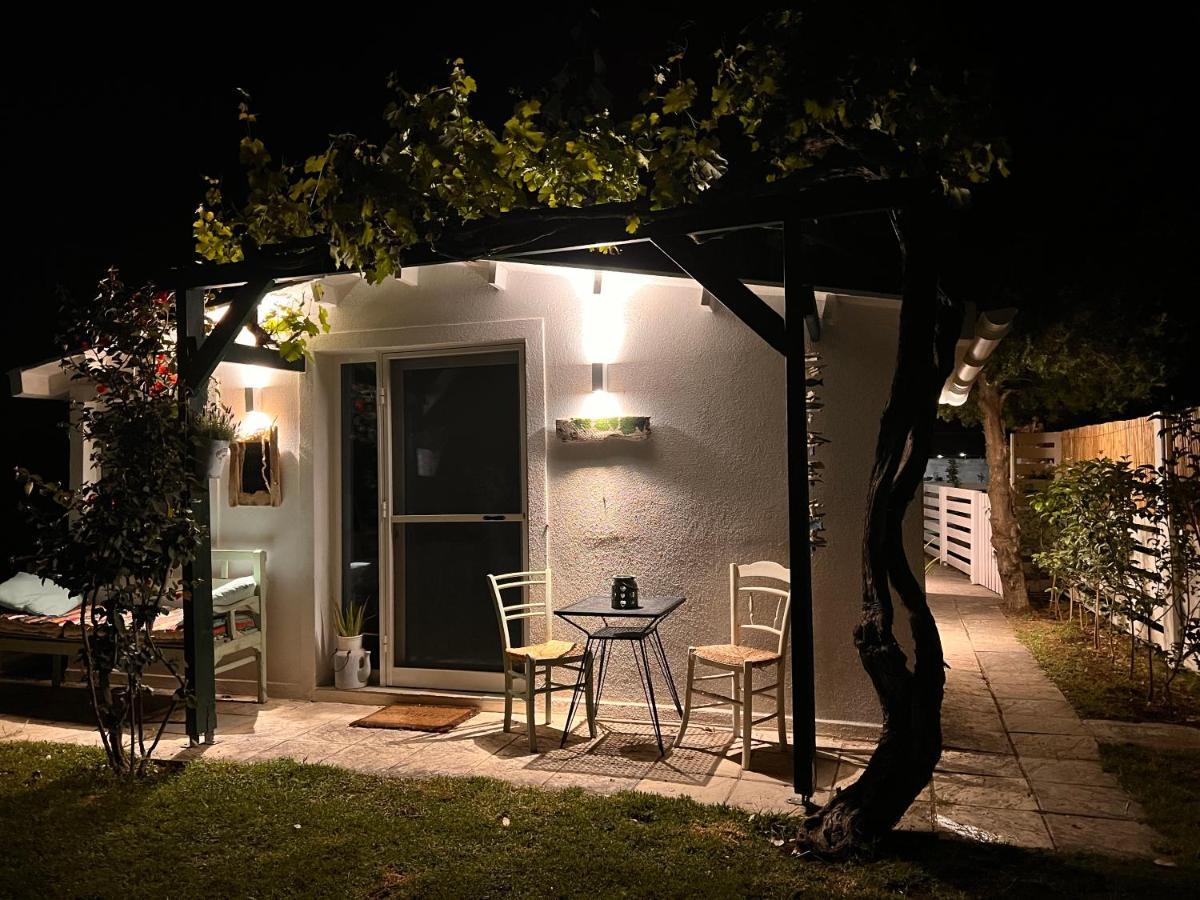 Апартаменты Under The Vine Garden House Platanion Экстерьер фото
